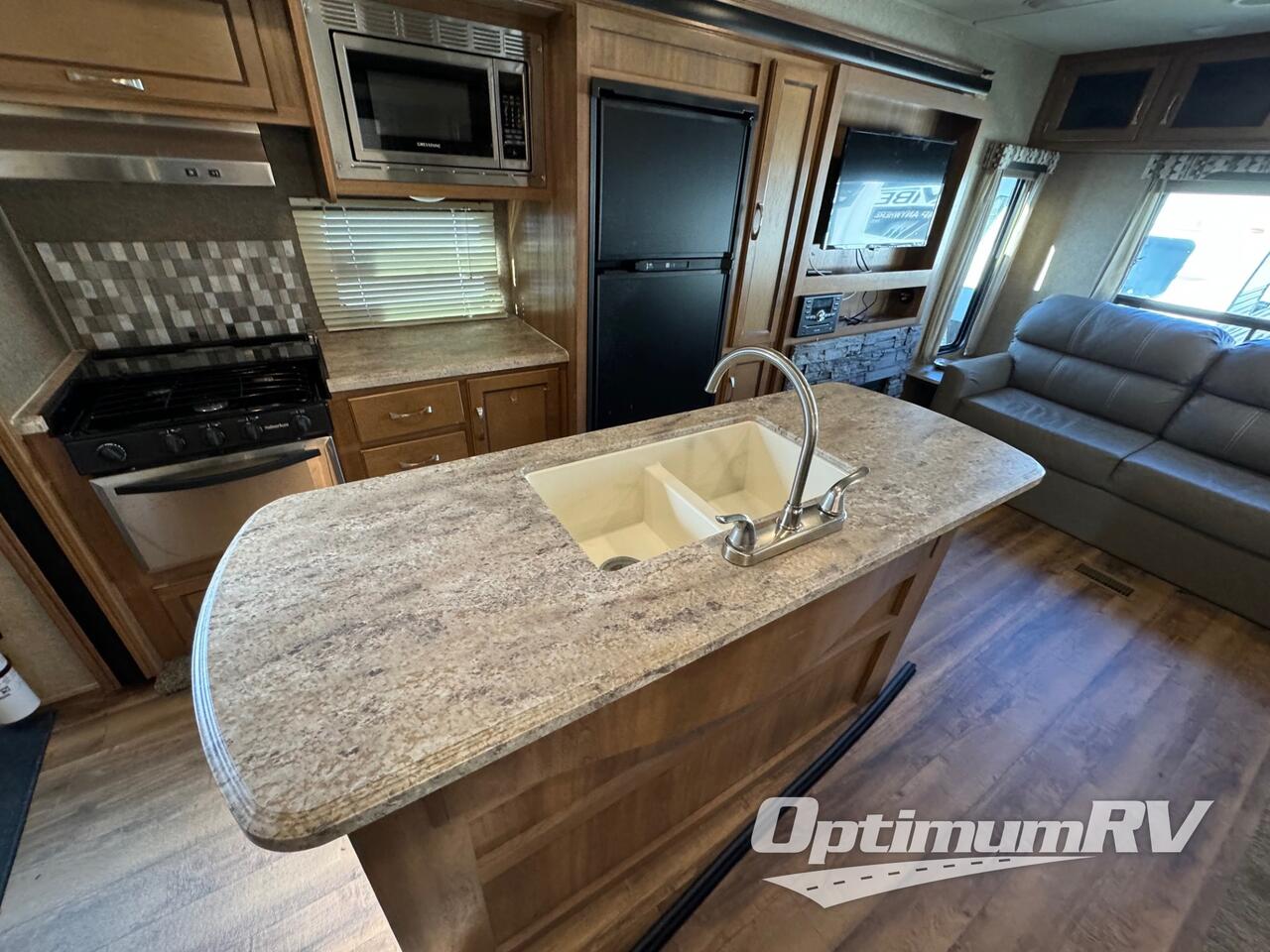 2018 Coachmen Catalina Legacy 293RLDS Photo 6