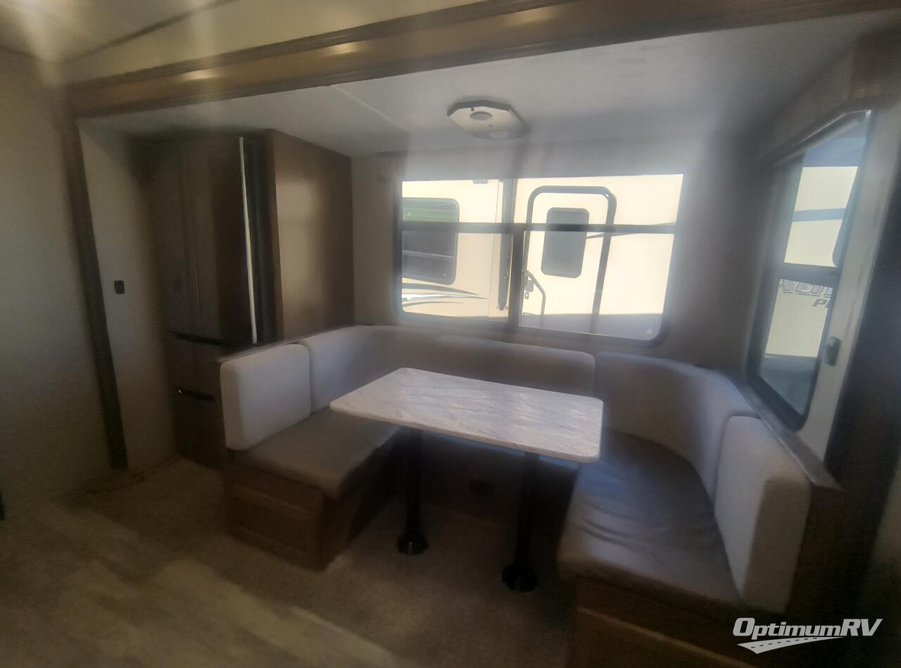 2021 Coachmen Chaparral Lite 274BH Photo 8