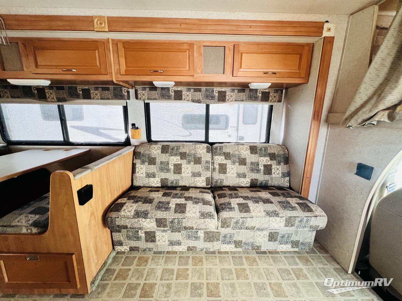 2006 Winnebago Spirit 31T Photo 7