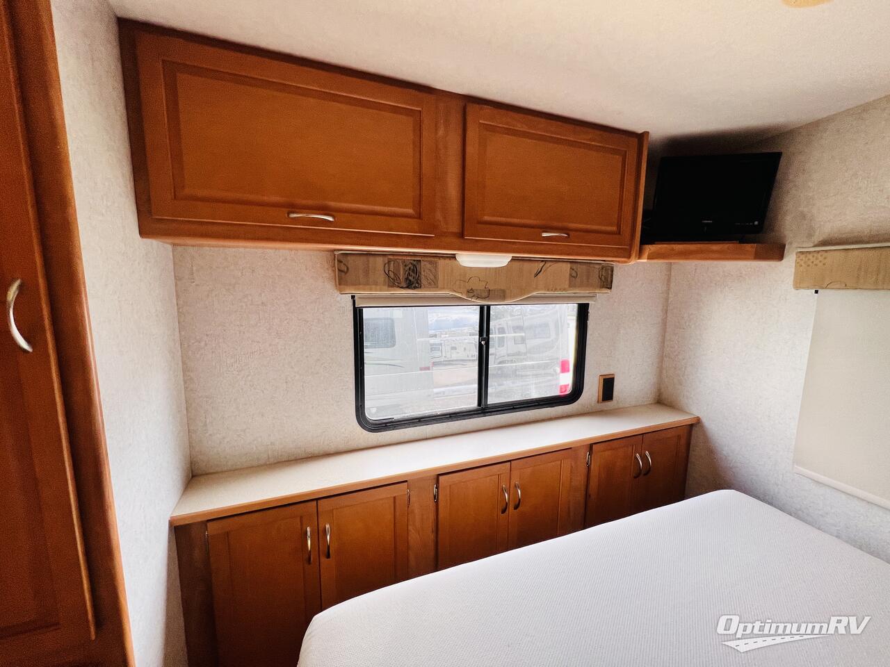 2006 Winnebago Spirit 31T Photo 16