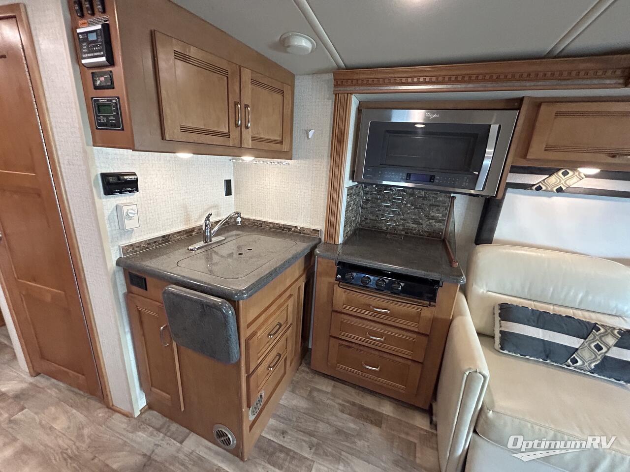 2016 Itasca Cambria 30J Photo 5