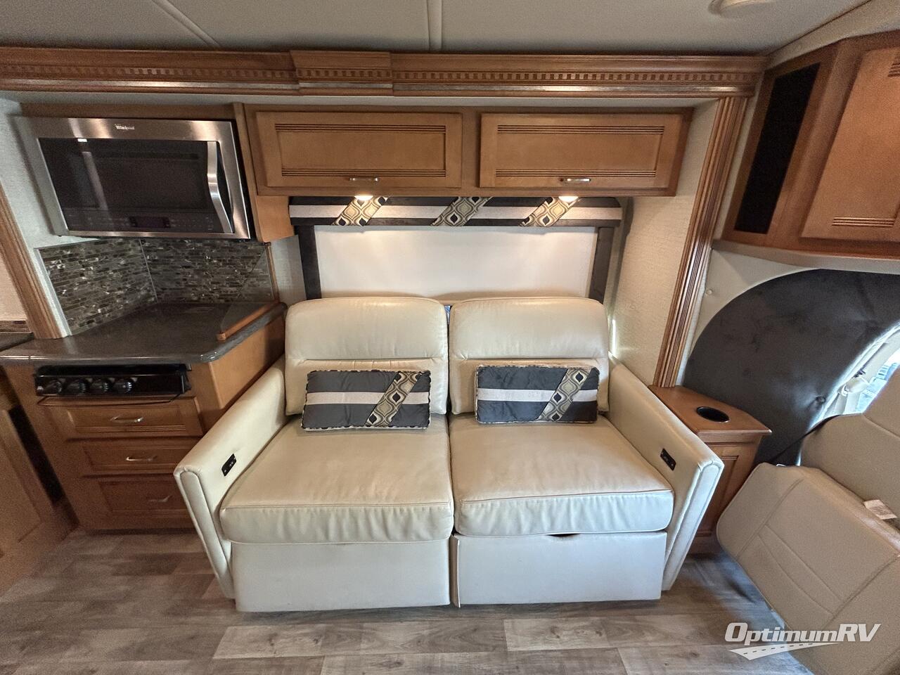 2016 Itasca Cambria 30J Photo 13