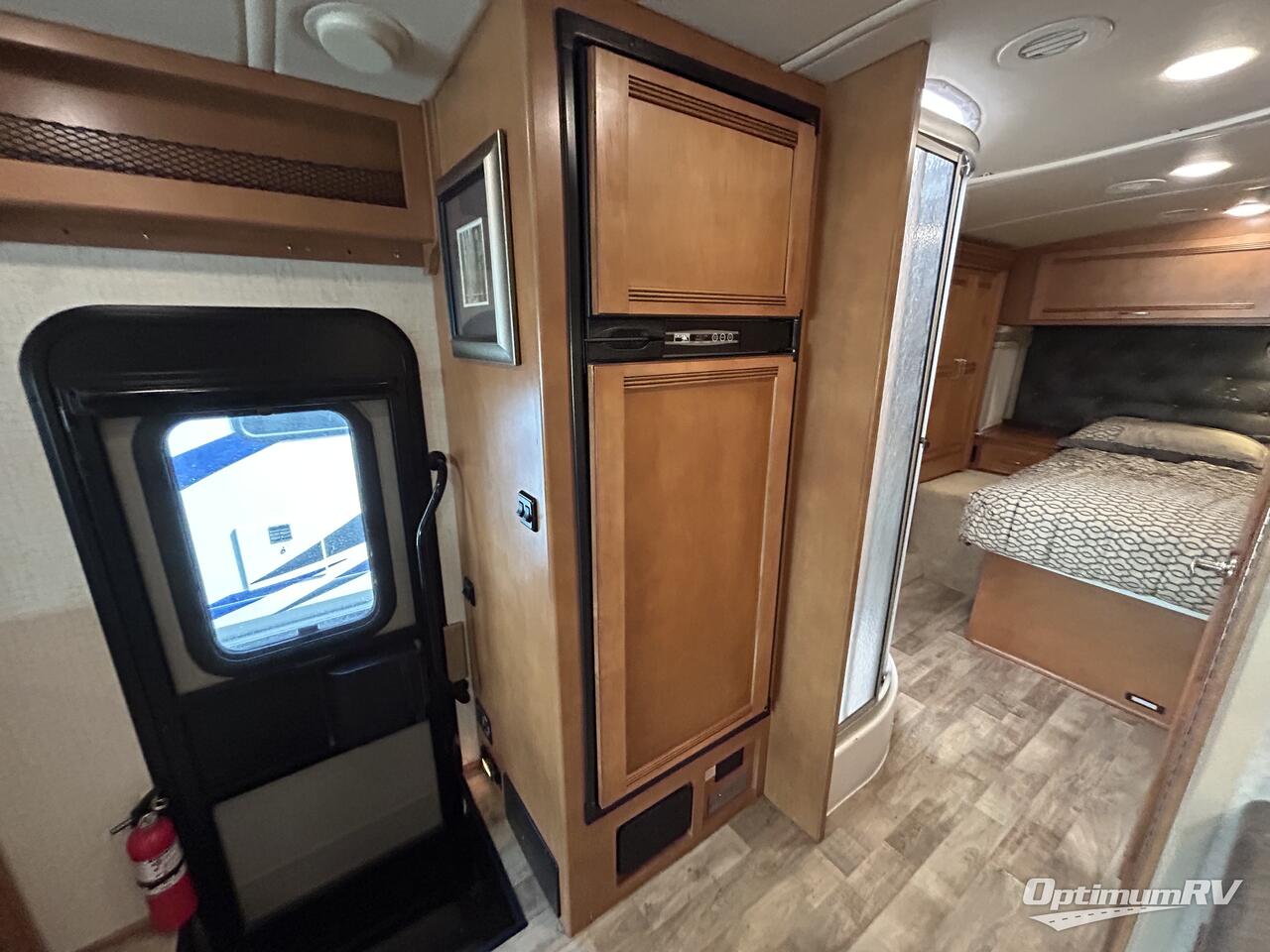 2016 Itasca Cambria 30J Photo 14