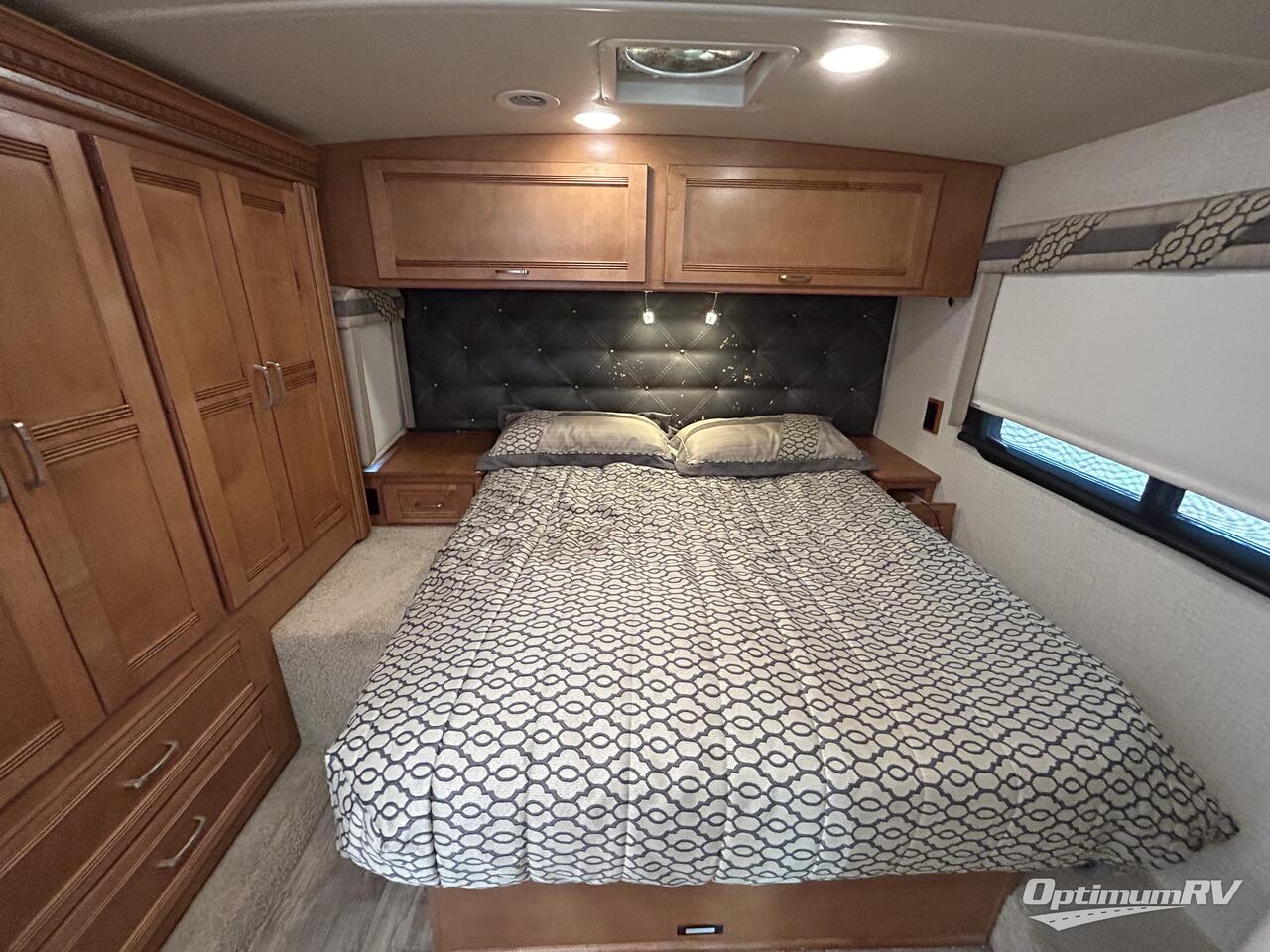 2016 Itasca Cambria 30J Photo 17