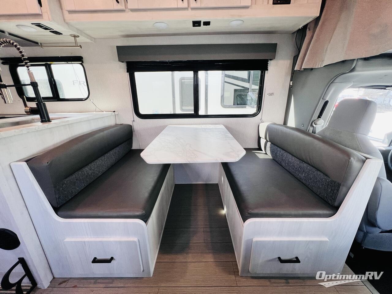 2021 Coachmen Freelander M-27 QB Photo 8