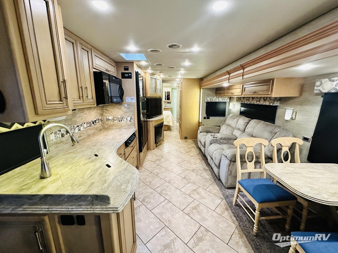 2016 Newmar Canyon Star 3710 Photo 7