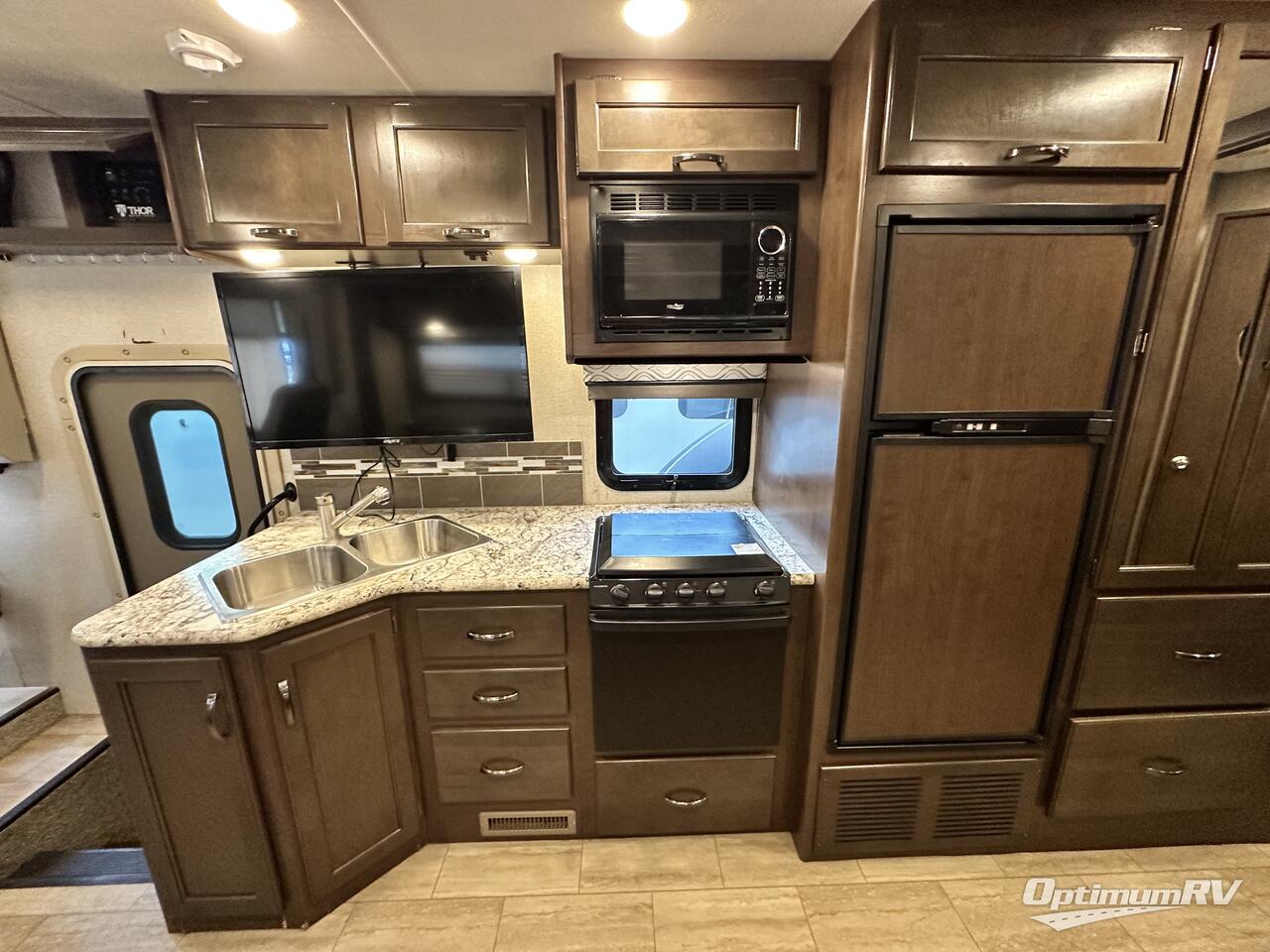 2019 Thor Freedom Traveler A27 Photo 12