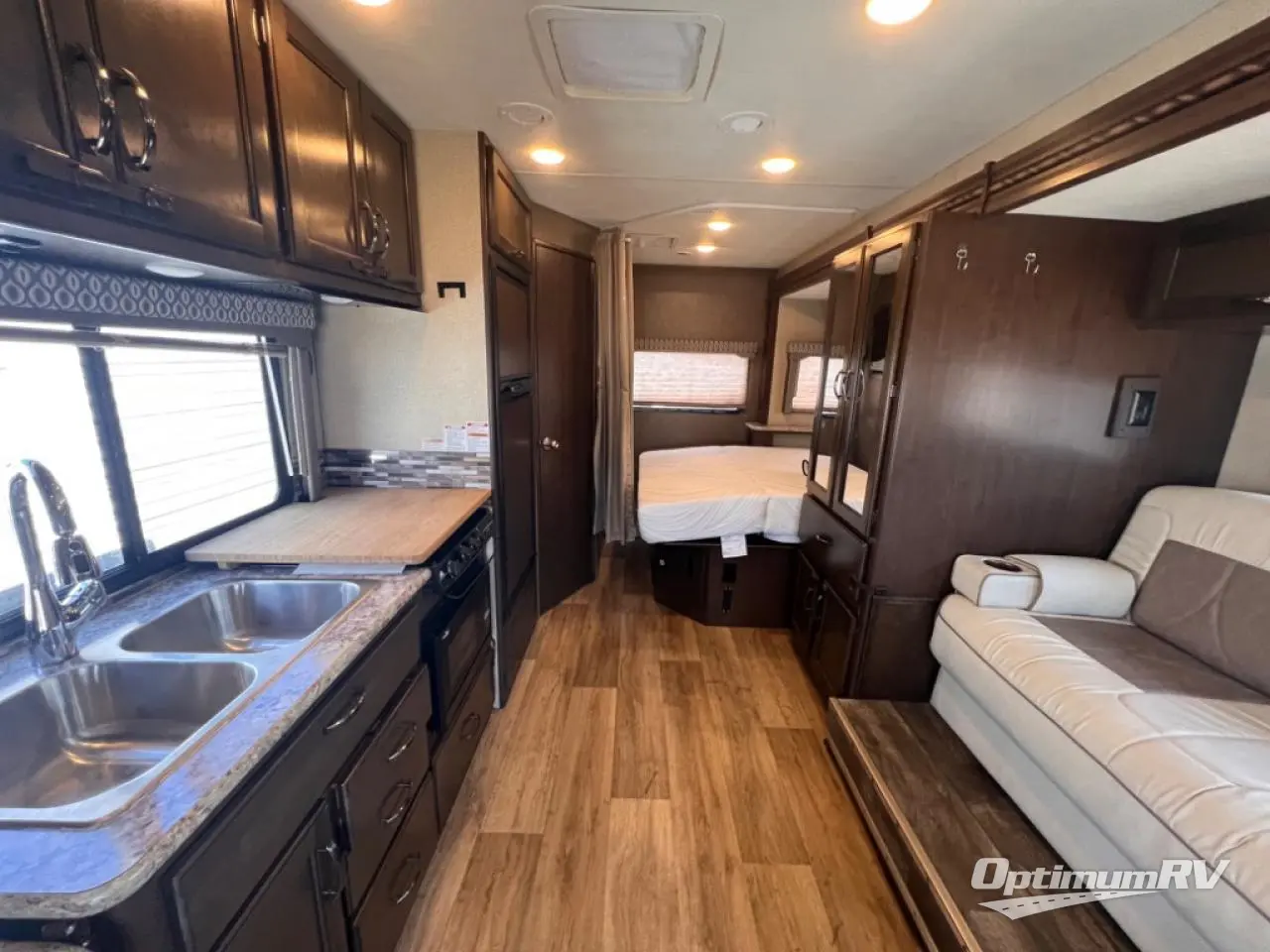 2018 Thor Freedom Elite Sprinter 24FE Photo 4