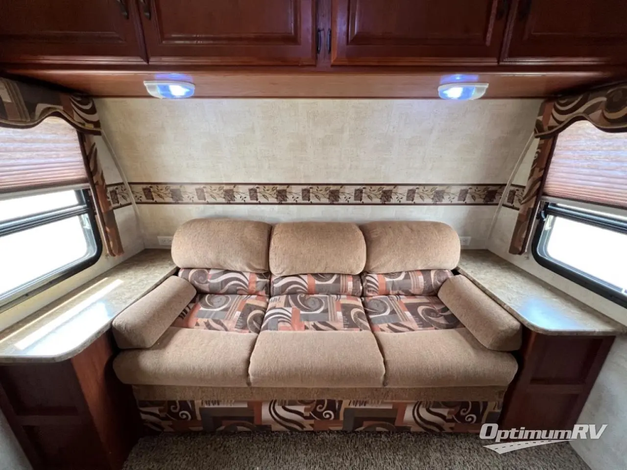 2011 Keystone Outback 260 FL Photo 6