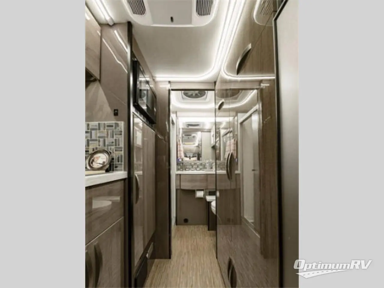 2017 Winnebago Era 70M Photo 19