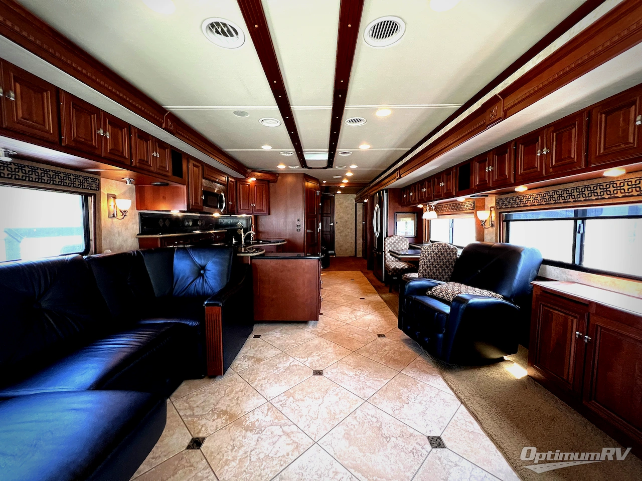 2011 Itasca Ellipse 42QD Photo 2