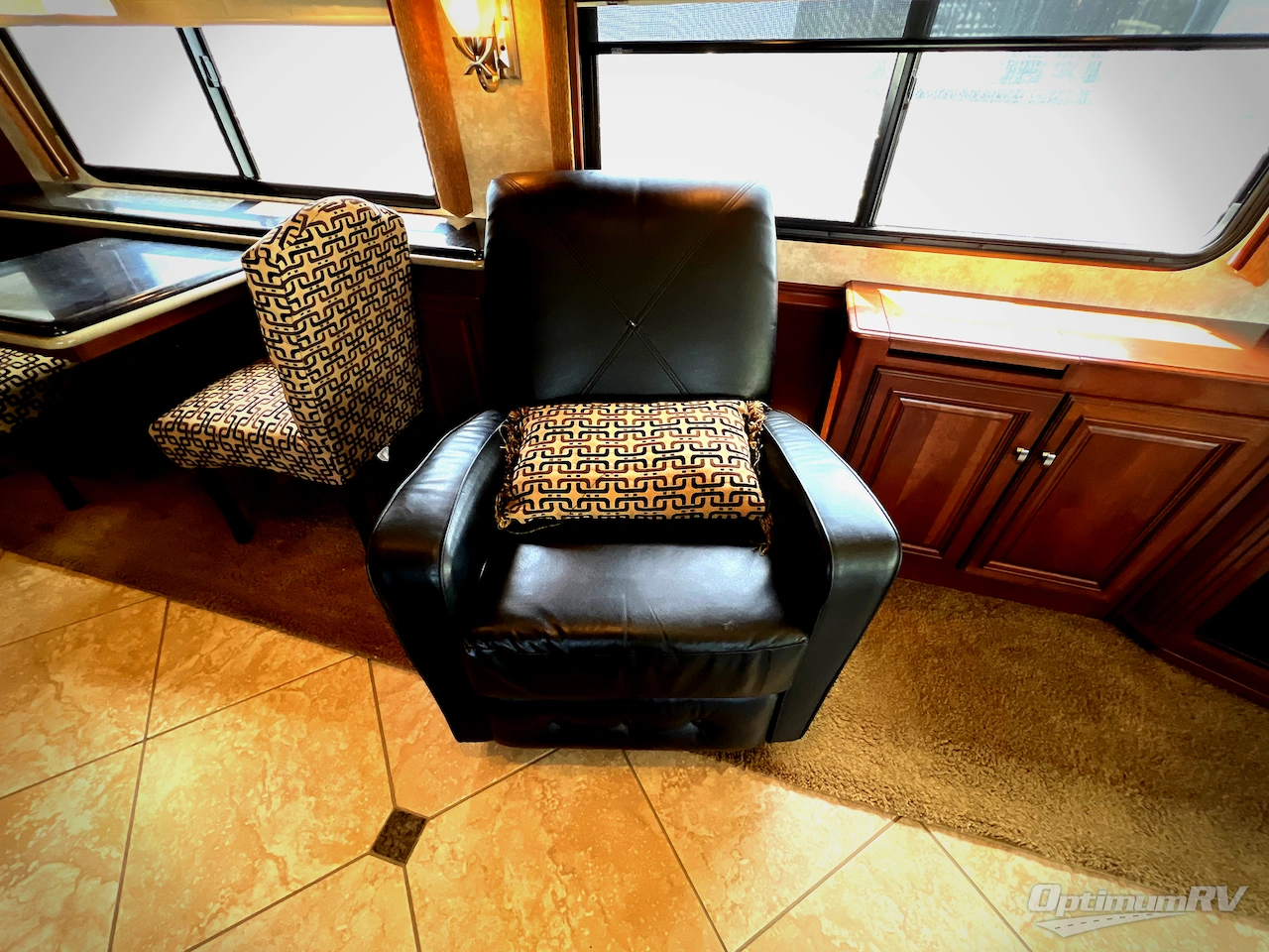 2011 Itasca Ellipse 42QD Photo 9