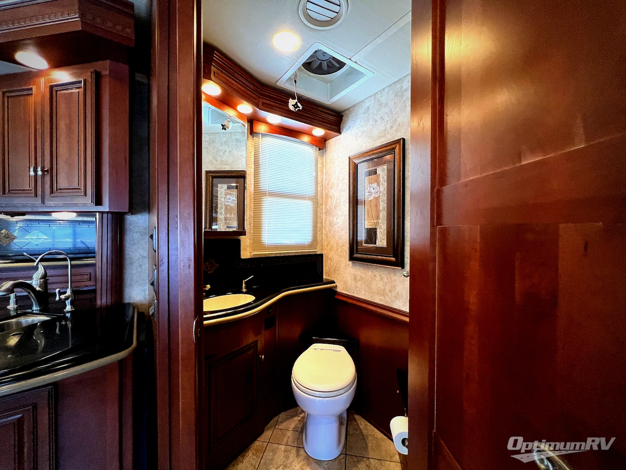 2011 Itasca Ellipse 42QD Photo 19