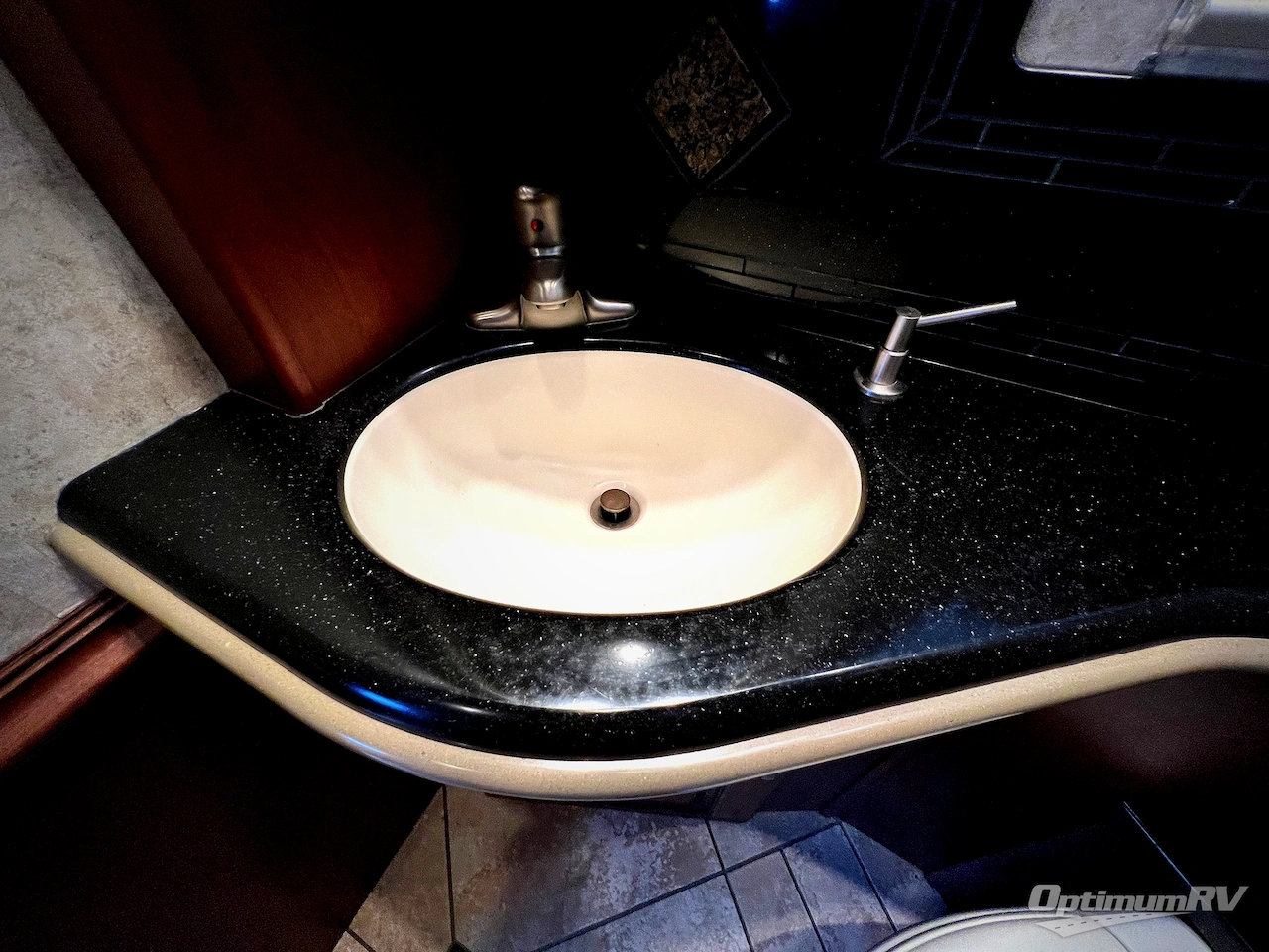 2011 Itasca Ellipse 42QD Photo 21