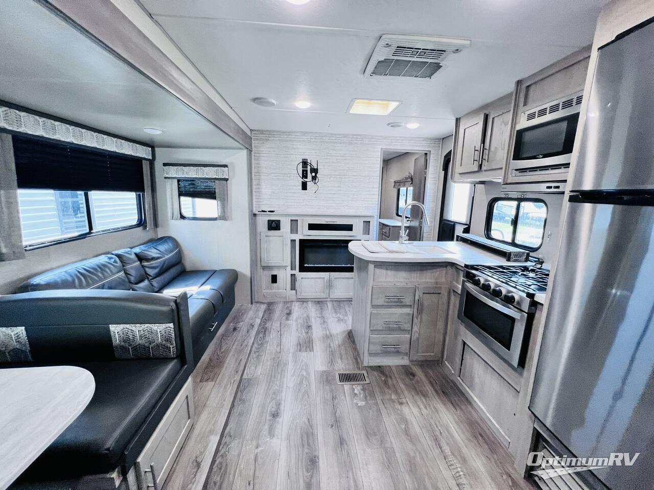 2023 Coachmen Catalina Legacy 343BHTS Photo 5