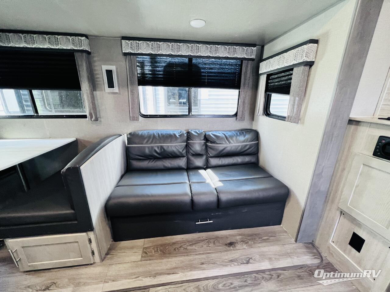 2023 Coachmen Catalina Legacy 343BHTS Photo 8