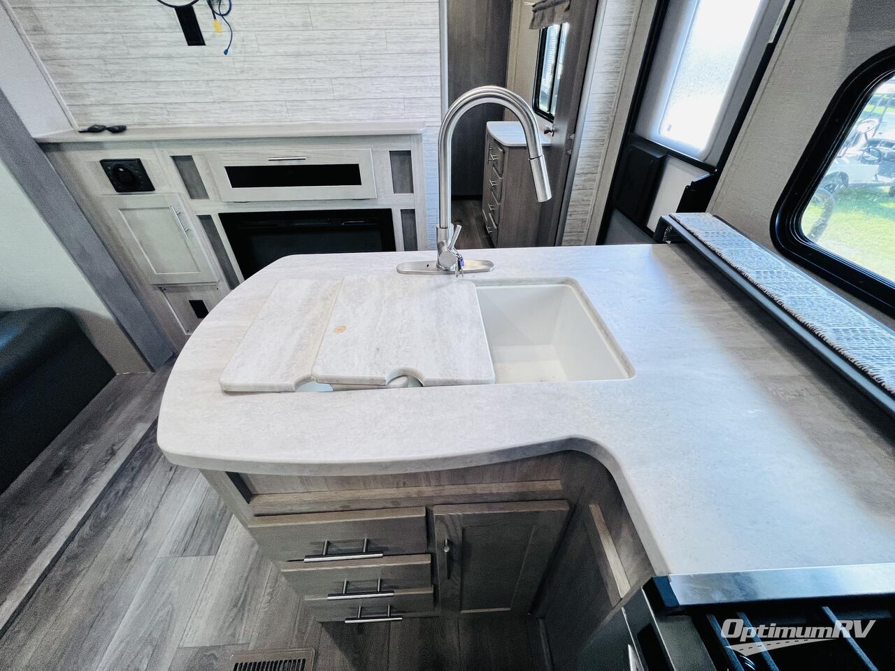 2023 Coachmen Catalina Legacy 343BHTS Photo 11