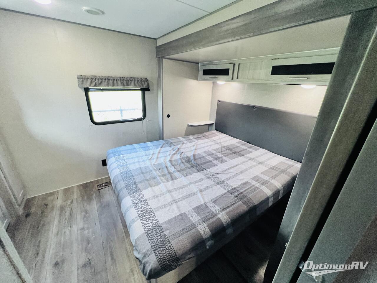 2023 Coachmen Catalina Legacy 343BHTS Photo 16