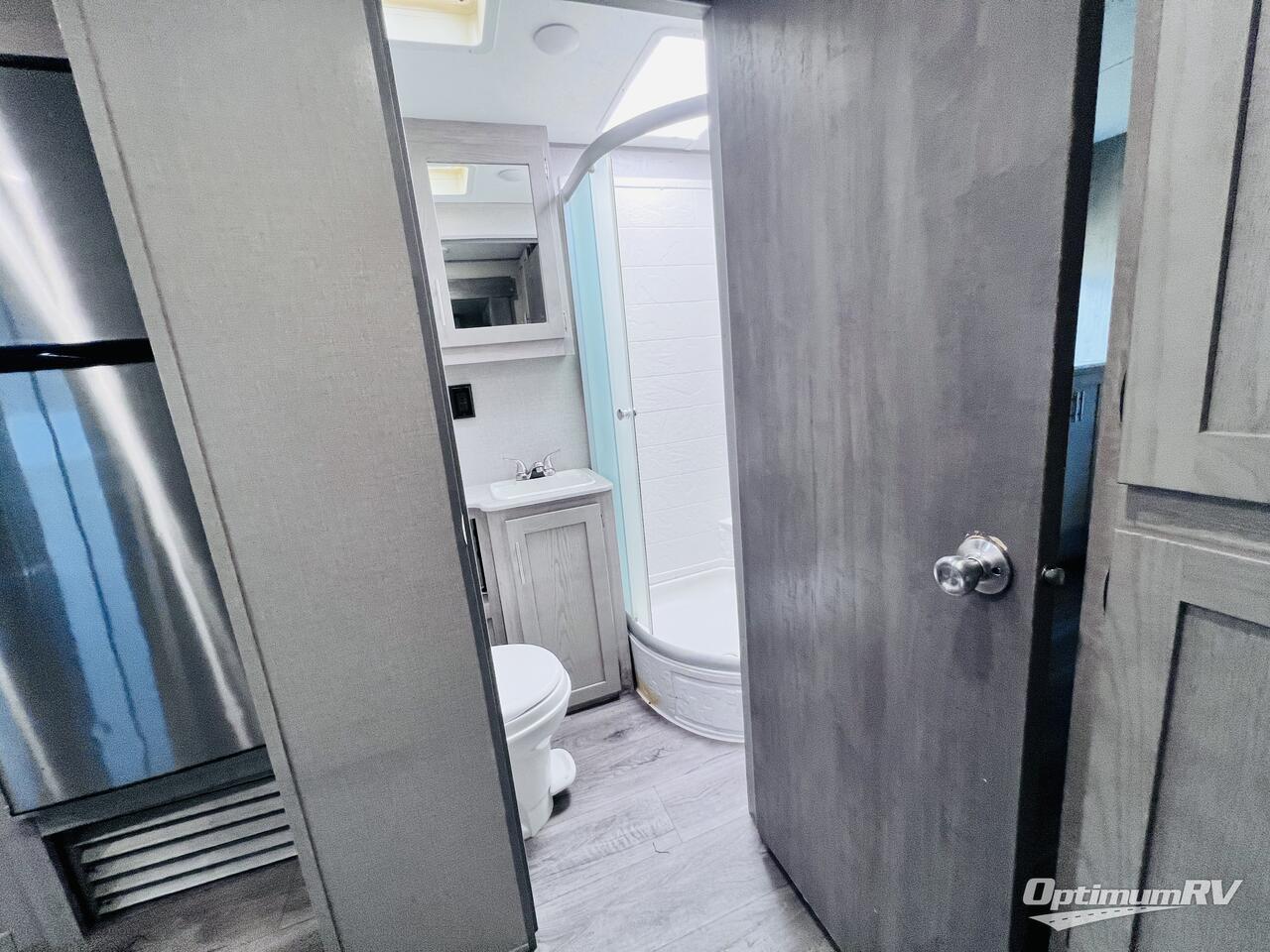 2023 Coachmen Catalina Legacy 343BHTS Photo 18