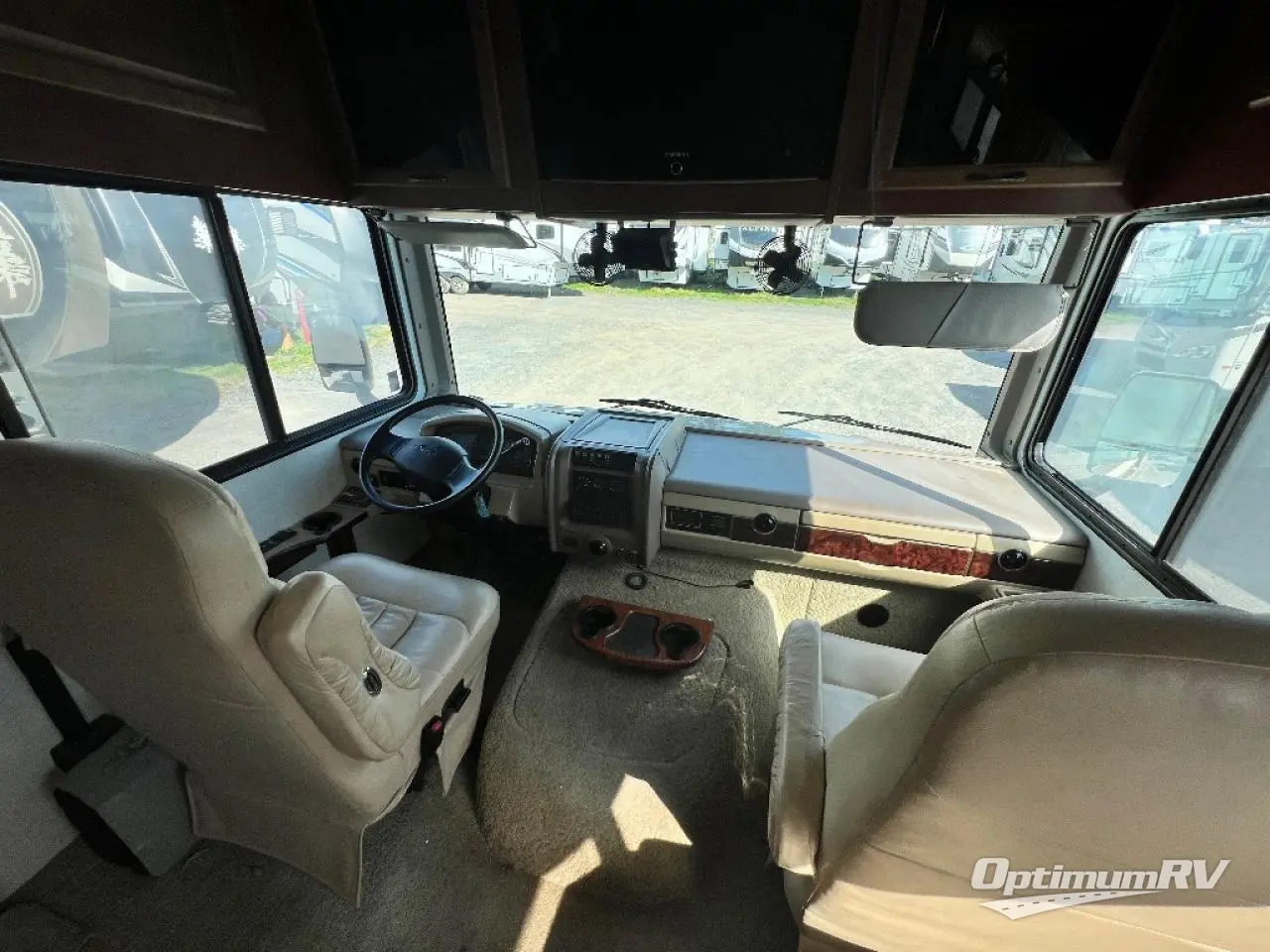 2009 Fleetwood Bounder 34G Photo 7