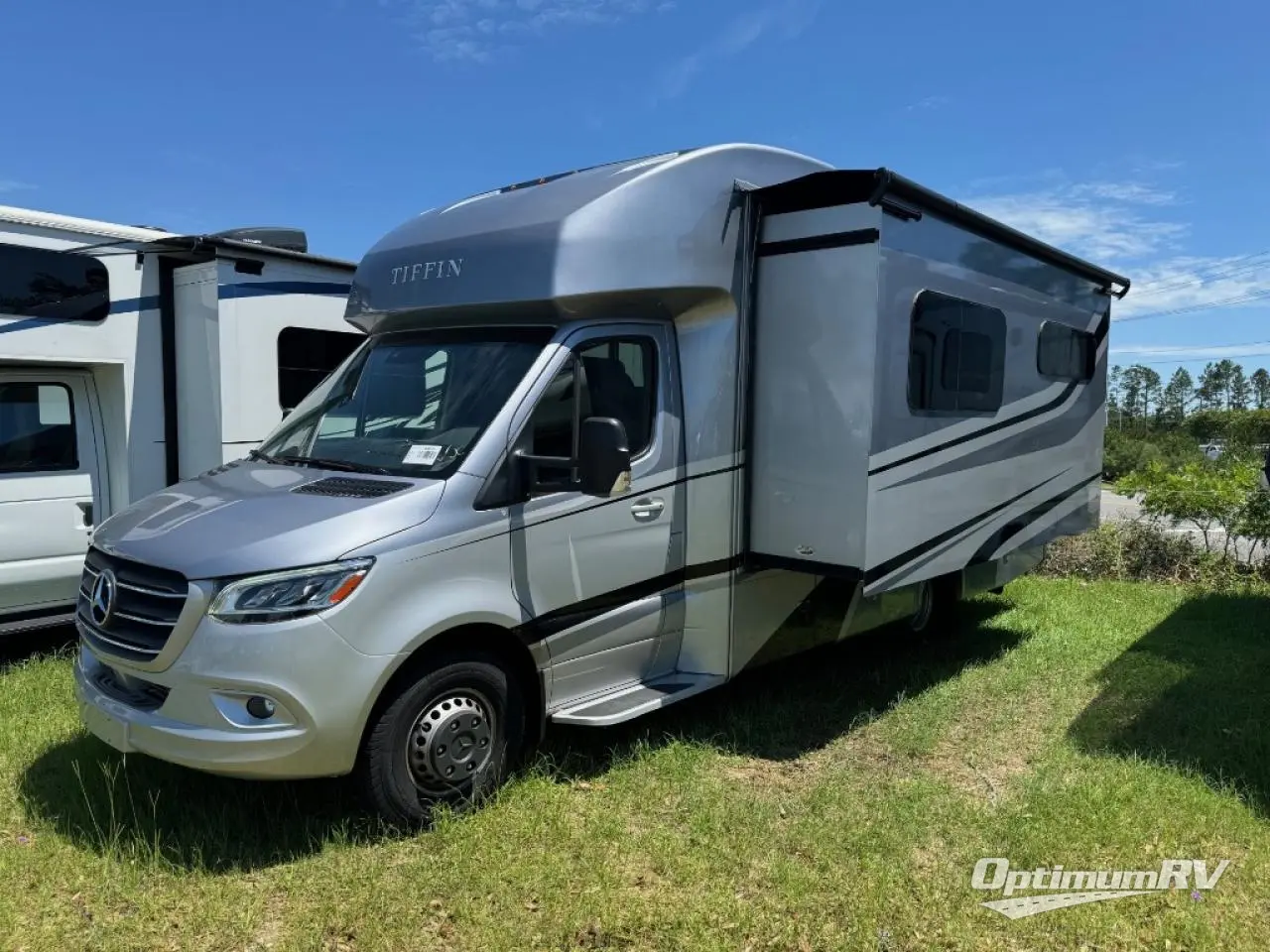 2021 Tiffin Wayfarer 25 RW Photo 1