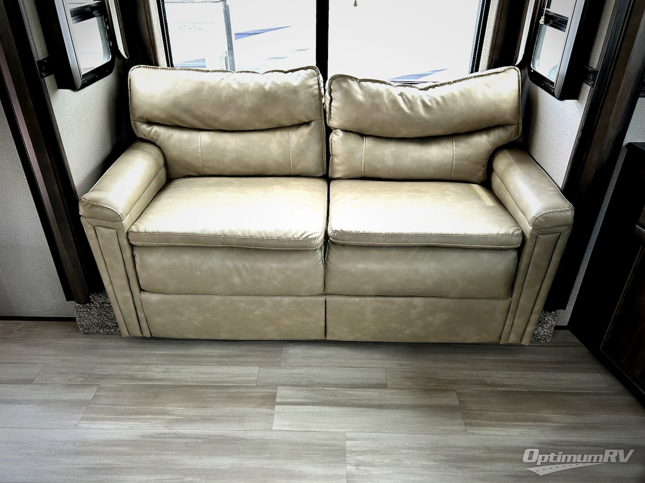 2021 Grand Design Solitude 375RES Photo 7