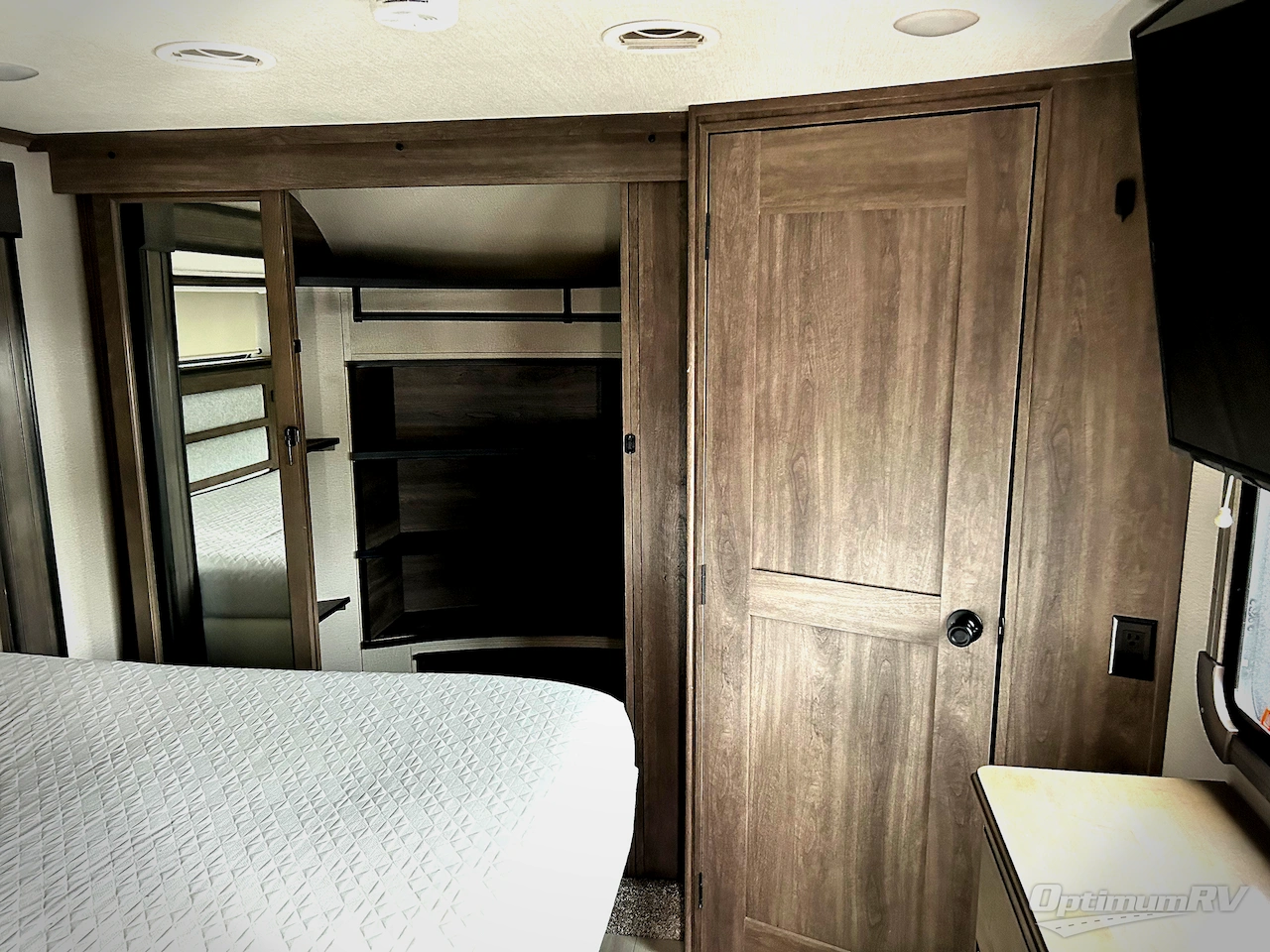 2021 Grand Design Solitude 375RES Photo 17