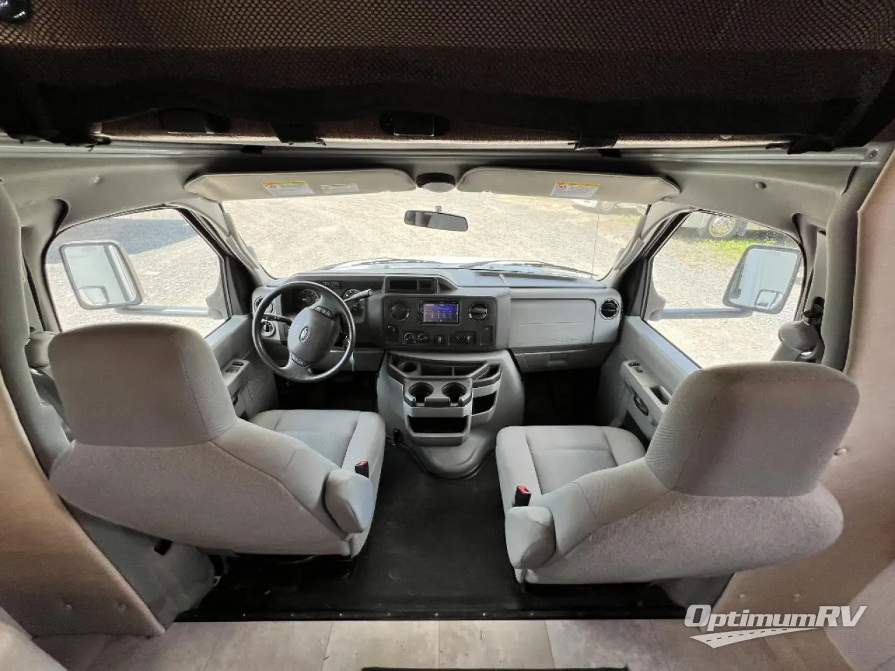 2020 Coachmen Freelander 31MB Ford 450 Photo 7