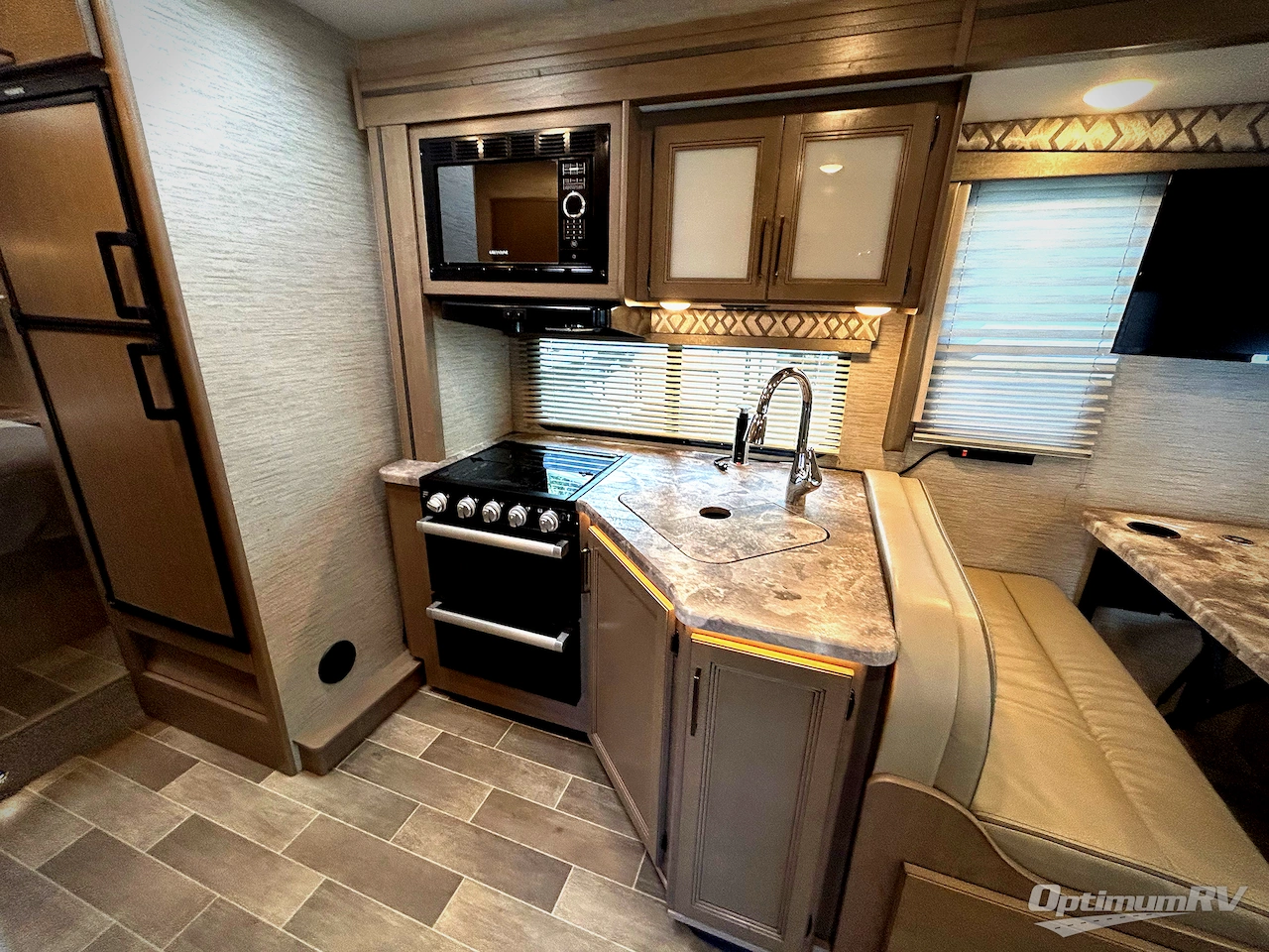 2022 Thor Quantum SE SE28 Ford Photo 6