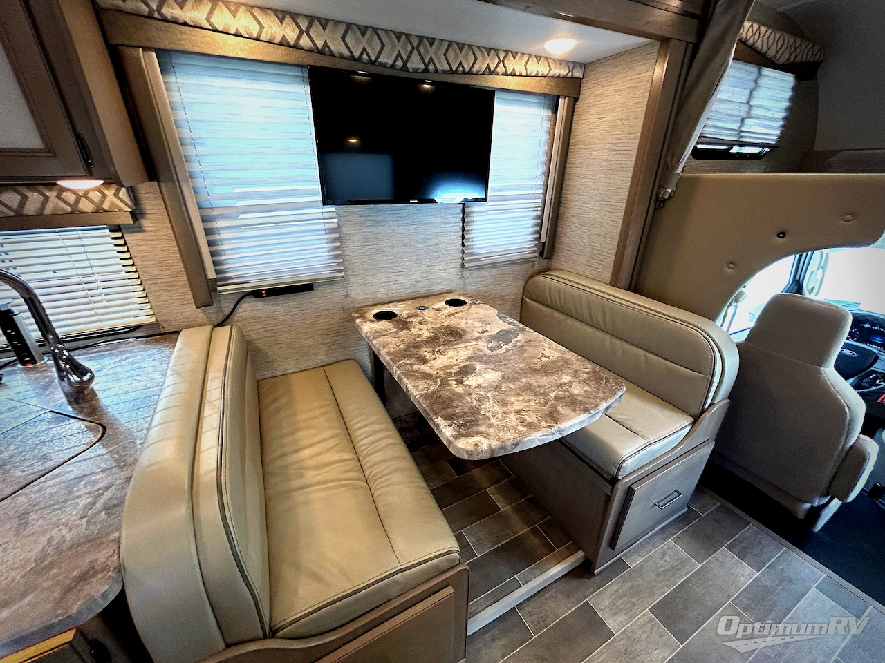 2022 Thor Quantum SE SE28 Ford Photo 13