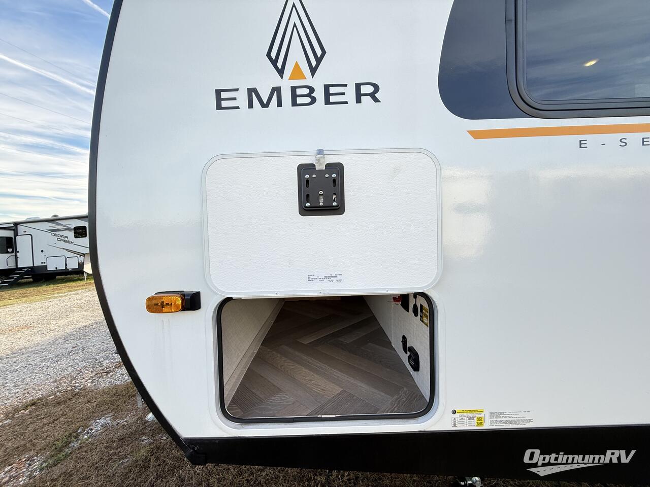 2025 Ember E-Series 22MLQ Photo 15