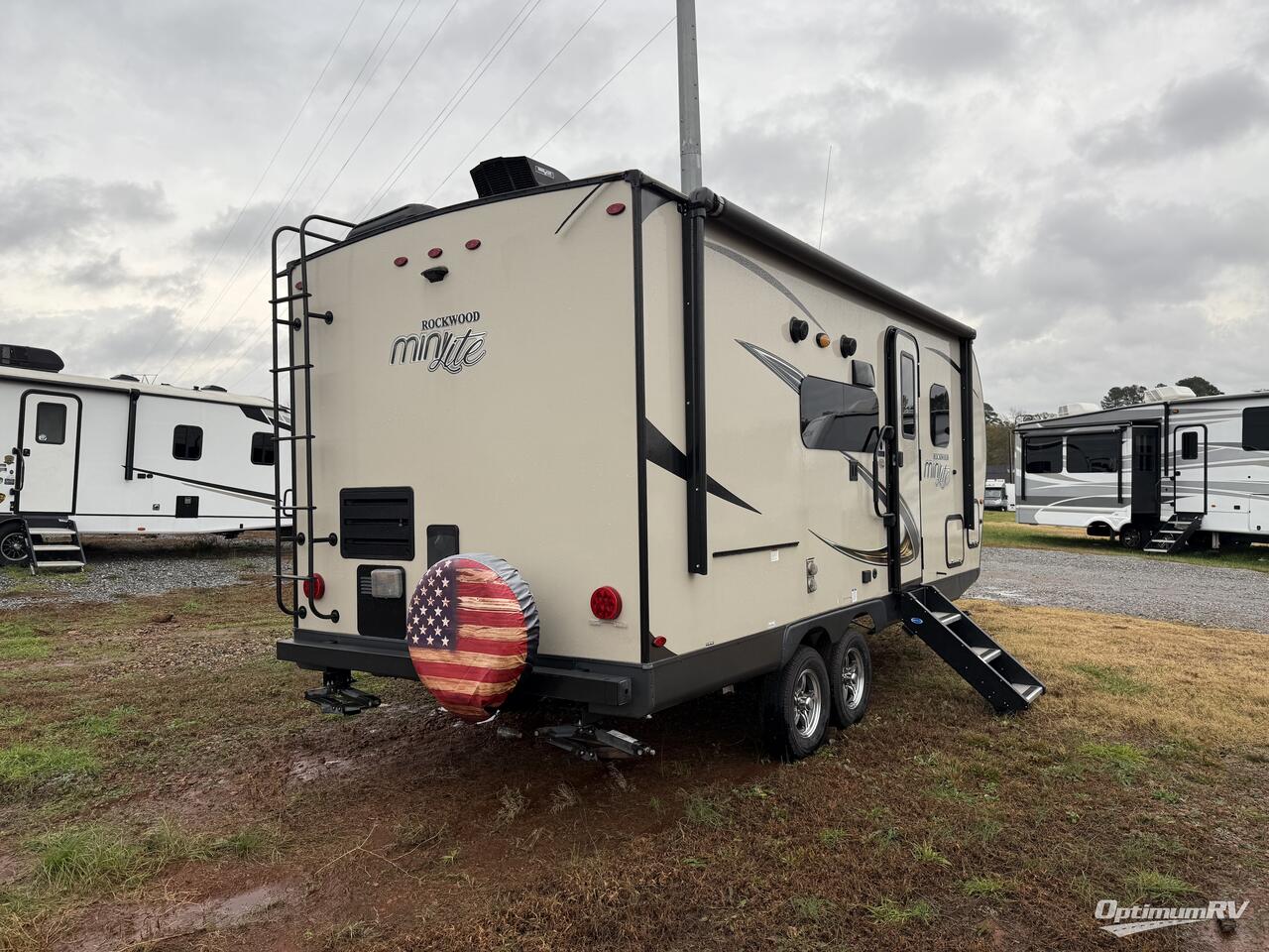 2019 Forest River Rockwood Mini Lite 2104S Photo 2