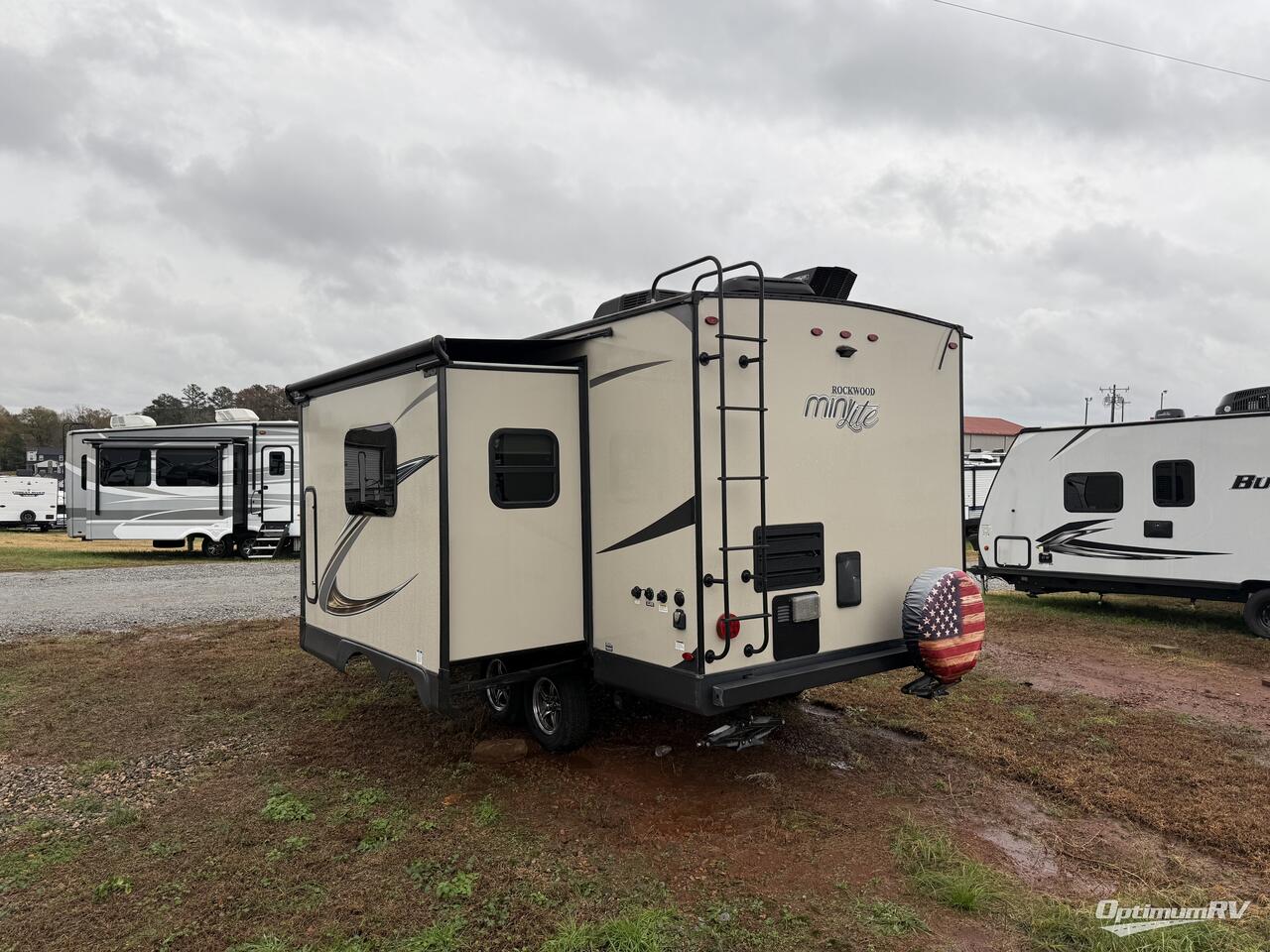 2019 Forest River Rockwood Mini Lite 2104S Photo 3