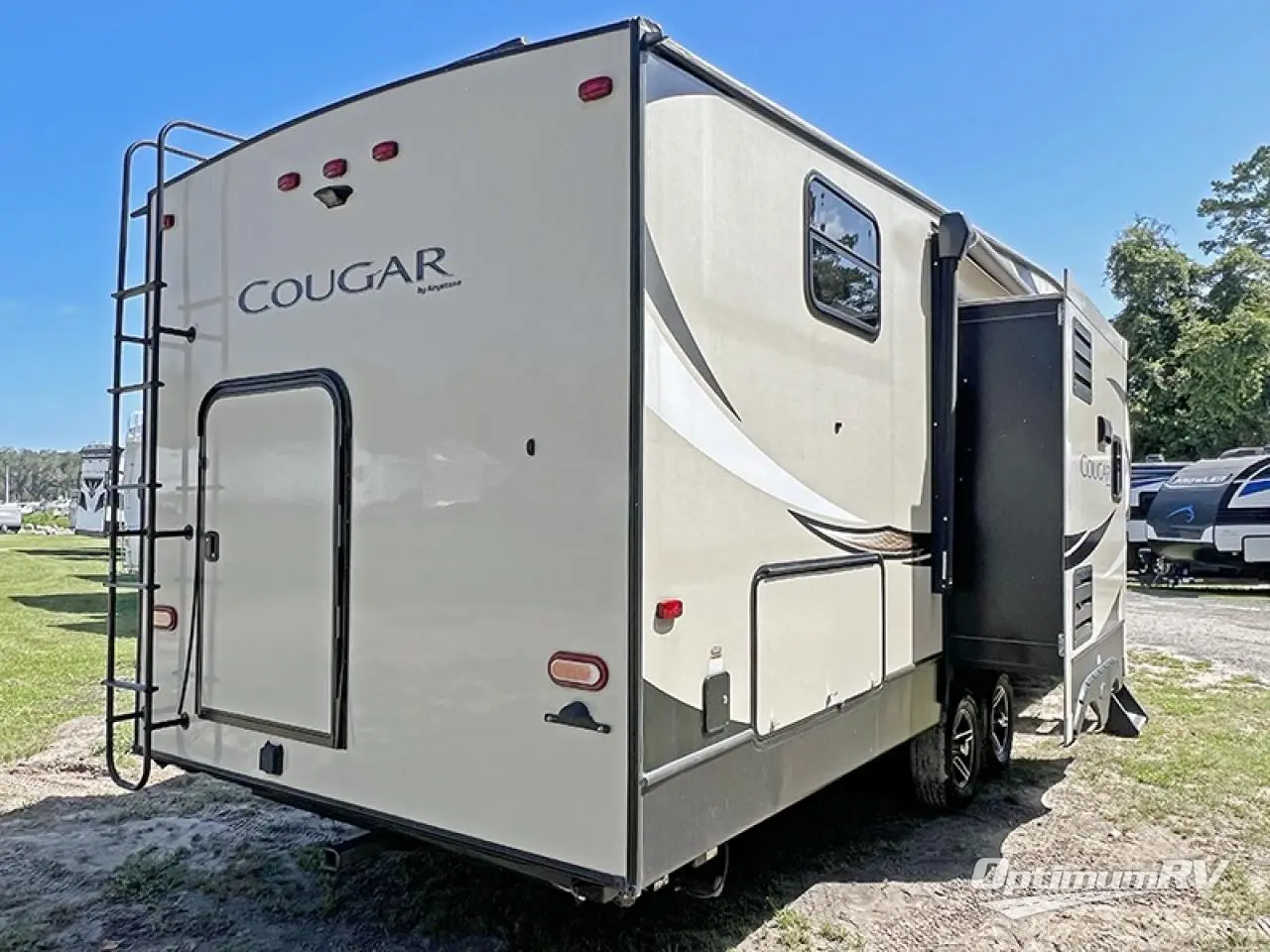 2019 Keystone Cougar Half-Ton Series 32DBH Photo 2