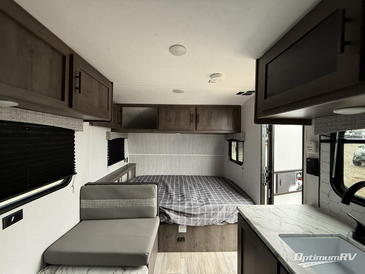 2022 Coachmen Clipper Ultra-Lite 17BH Photo 10