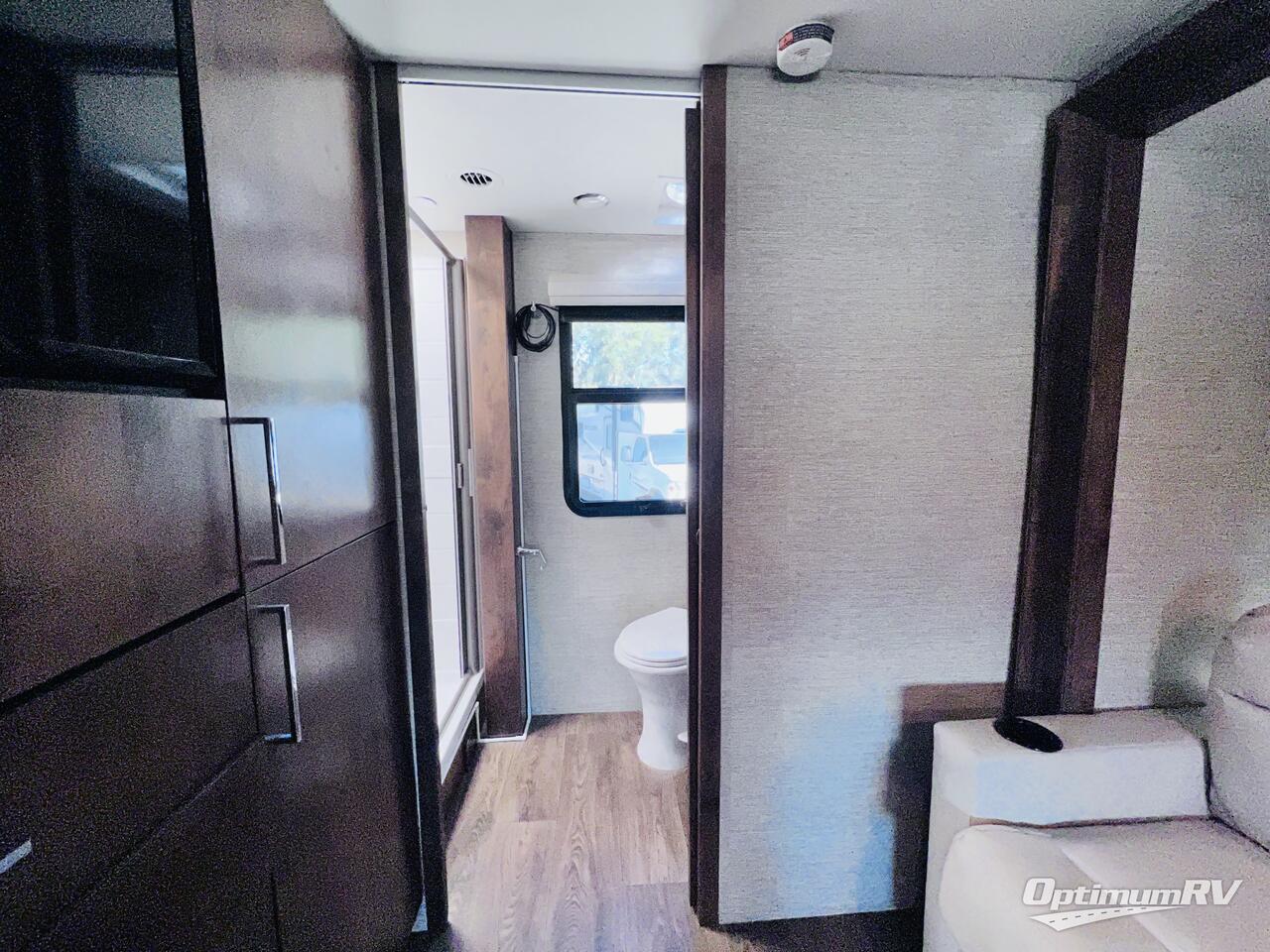 2020 Tiffin Wayfarer 25 RW Photo 15