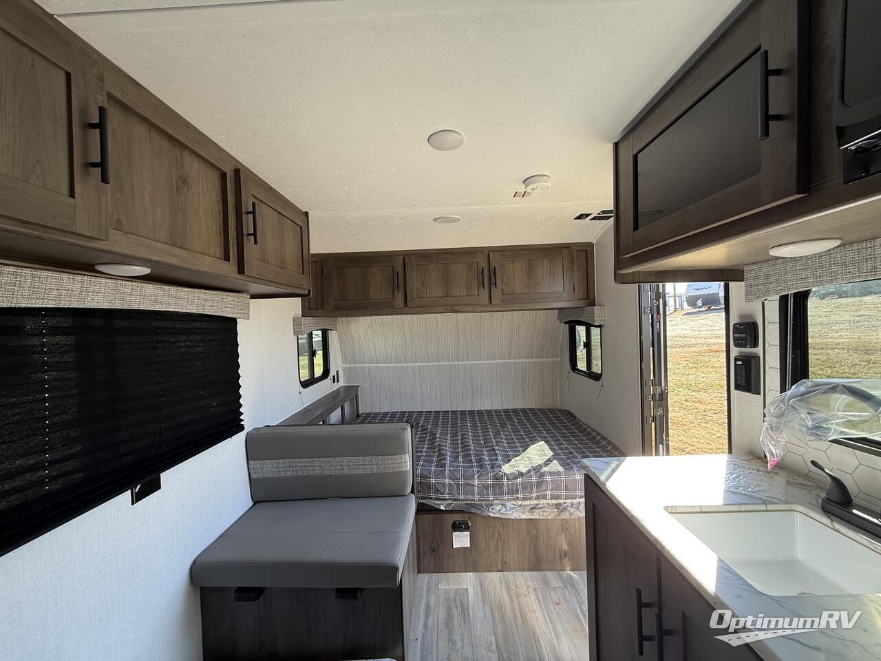 2023 Coachmen Clipper Ultra-Lite 17BH Photo 11