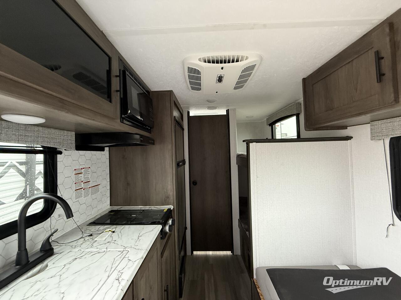 2023 Coachmen Clipper Ultra-Lite 17BH Photo 3