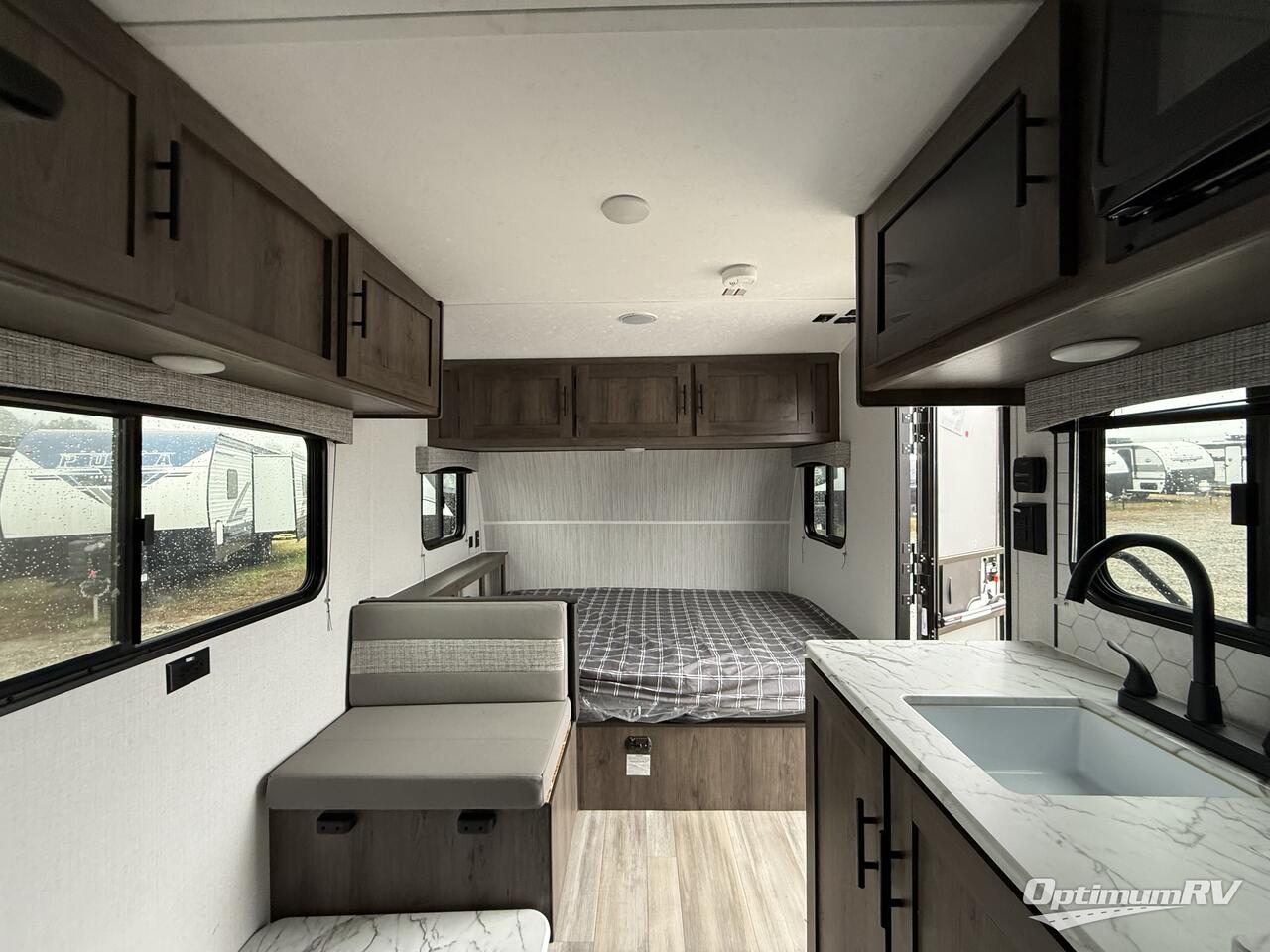 2023 Coachmen Clipper Ultra-Lite 17BH Photo 7