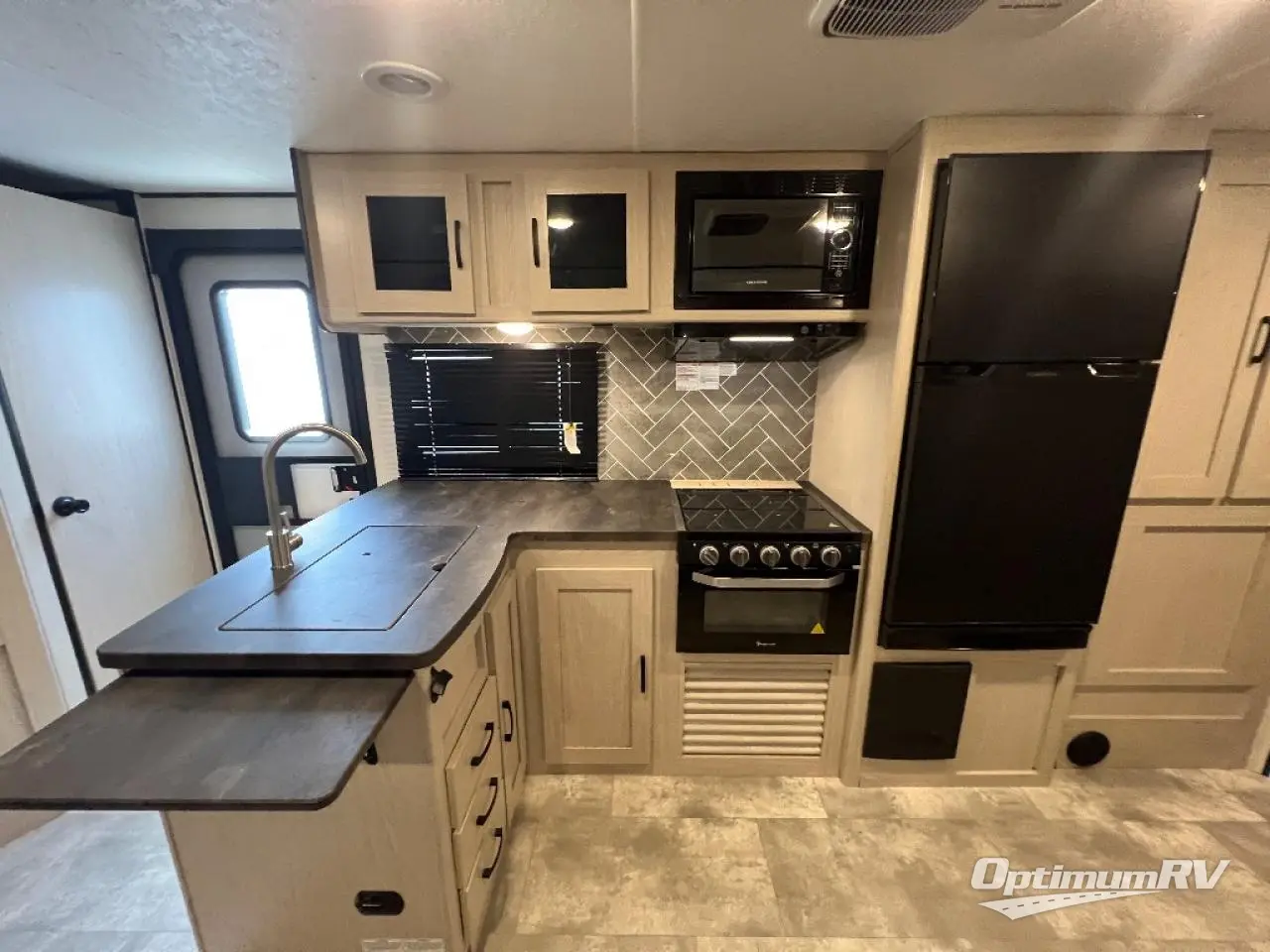 2022 Coachmen Apex Ultra-Lite 290BHS Photo 10