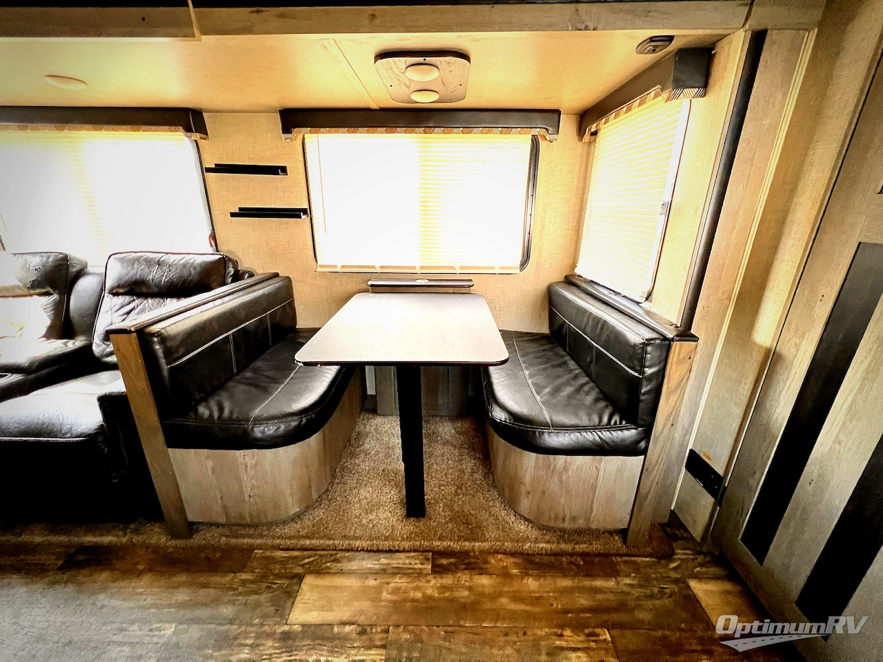 2019 Keystone Outback Ultra Lite 260UML Photo 7