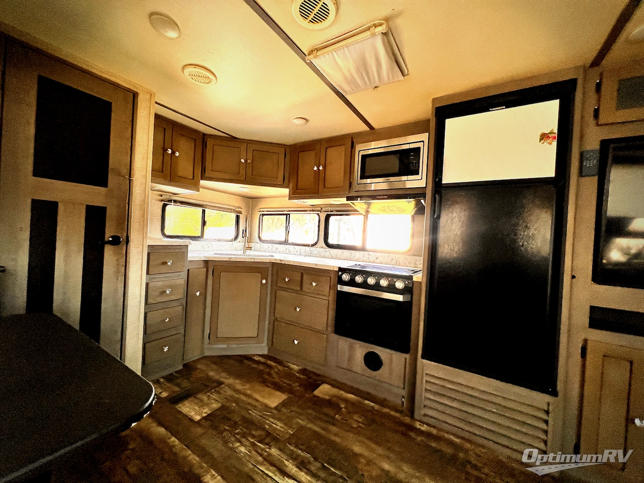 2019 Keystone Outback Ultra Lite 260UML Photo 9