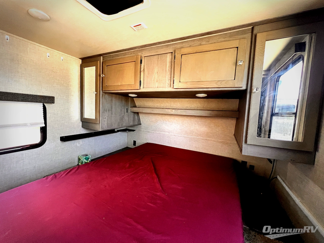 2019 Keystone Outback Ultra Lite 260UML Photo 15