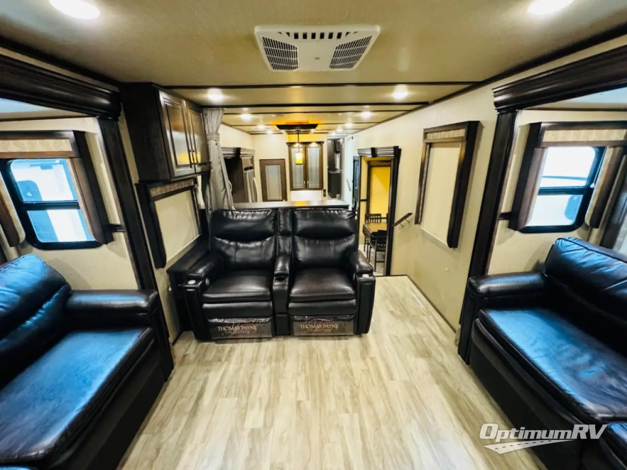 2019 Grand Design Solitude 375RES Photo 4