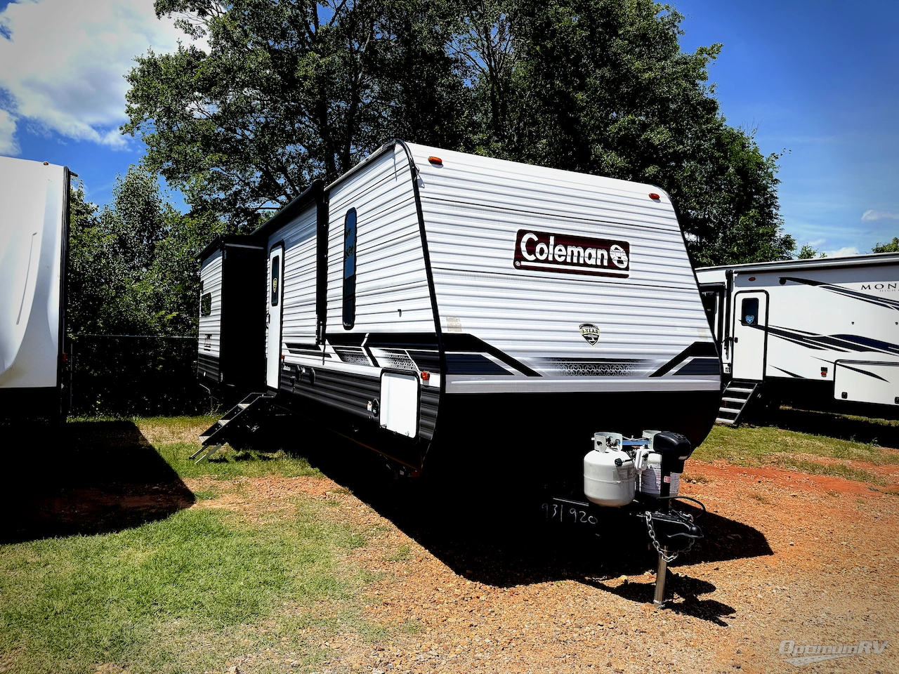 2023 Dutchmen Coleman Lantern Series 337BH Photo 1
