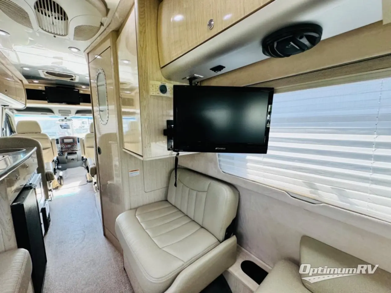 2014 Airstream Interstate Interstate Lounge Photo 15