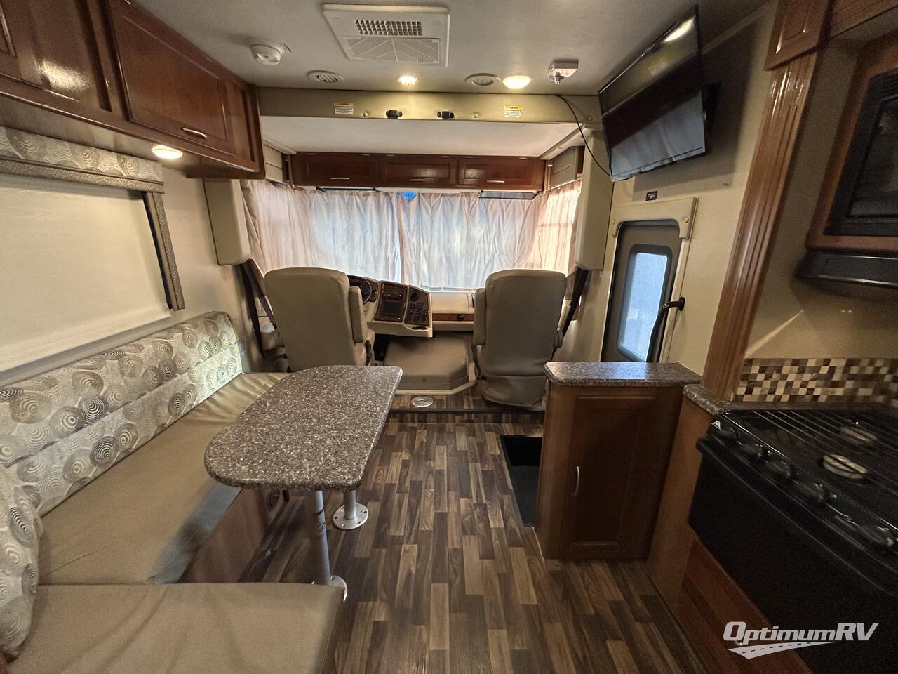 2017 Coachmen Pursuit 27 KB Photo 5