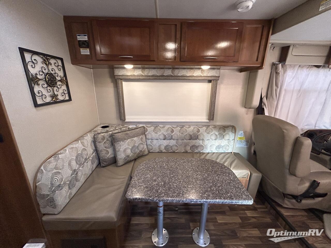 2017 Coachmen Pursuit 27 KB Photo 12