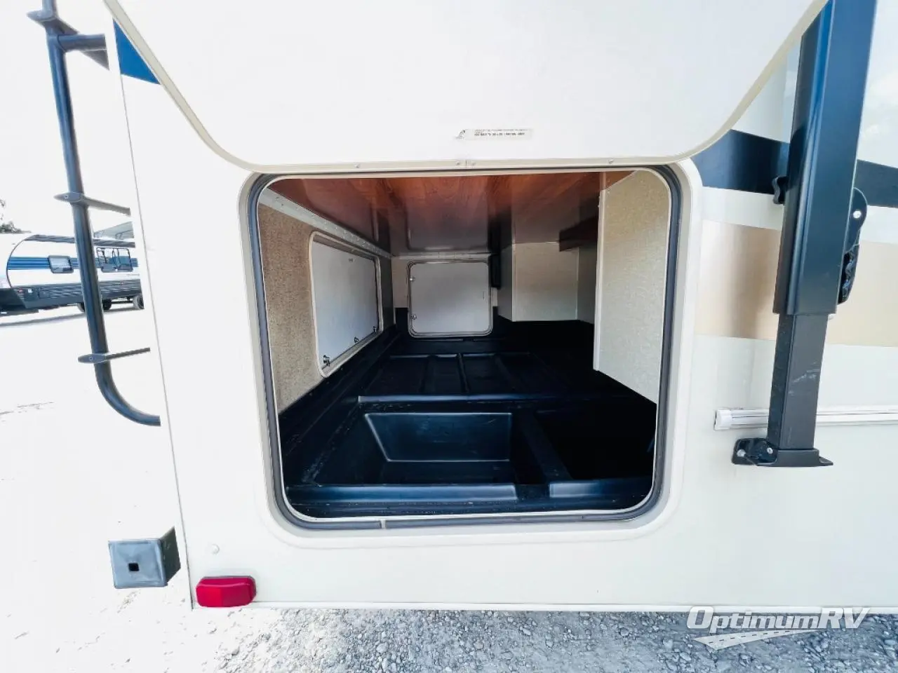 2019 Coachmen Leprechaun 319MB Ford 450 Photo 4