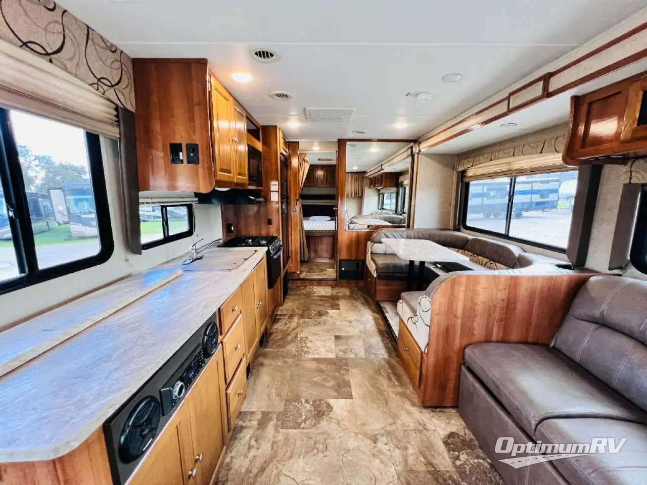 2019 Coachmen Leprechaun 319MB Ford 450 Photo 5